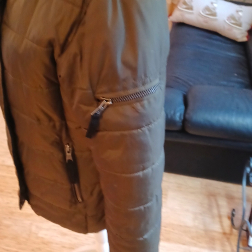 S 13/NYC Puffer Jacket Size Med, Olive Green with Faux Brown Fur Collar - Picture 4 of 6